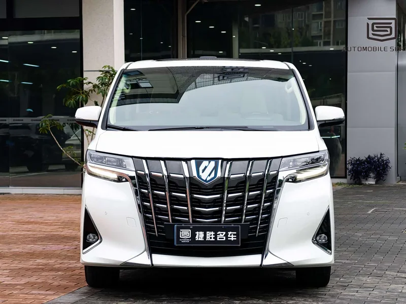 Toyota Alphard — фото 2