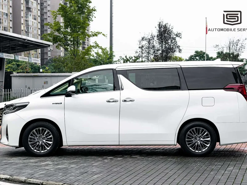 Toyota Alphard — фото 3