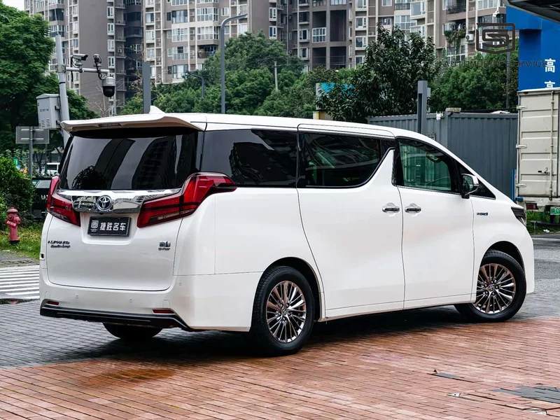 Toyota Alphard — фото 5