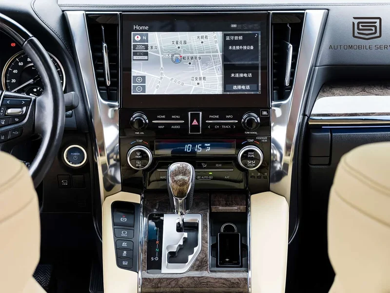 Toyota Alphard — фото 9