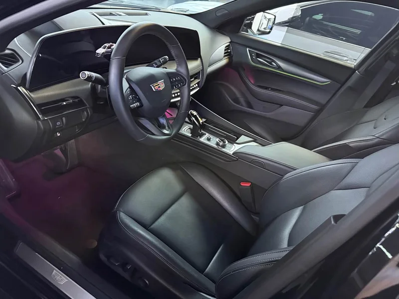 Cadillac CT5 — фото 11
