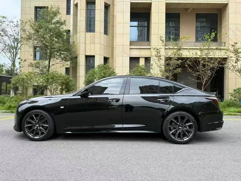 Cadillac CT5 — фото 13