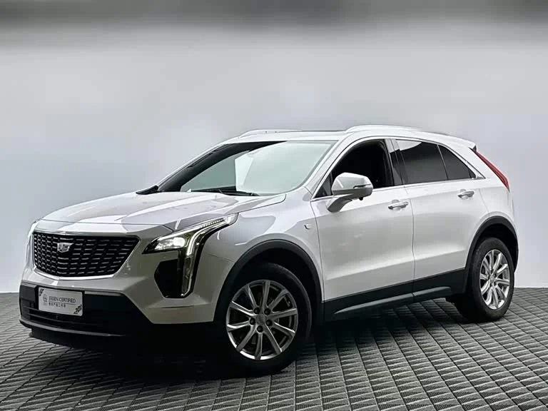 Cadillac XT4 — фото 1