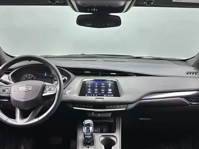 Cadillac XT4 — фото 12