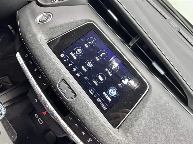 Cadillac XT4 — фото 13