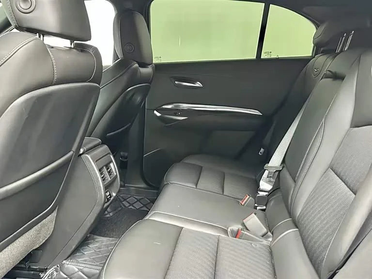 Cadillac XT4 — фото 14