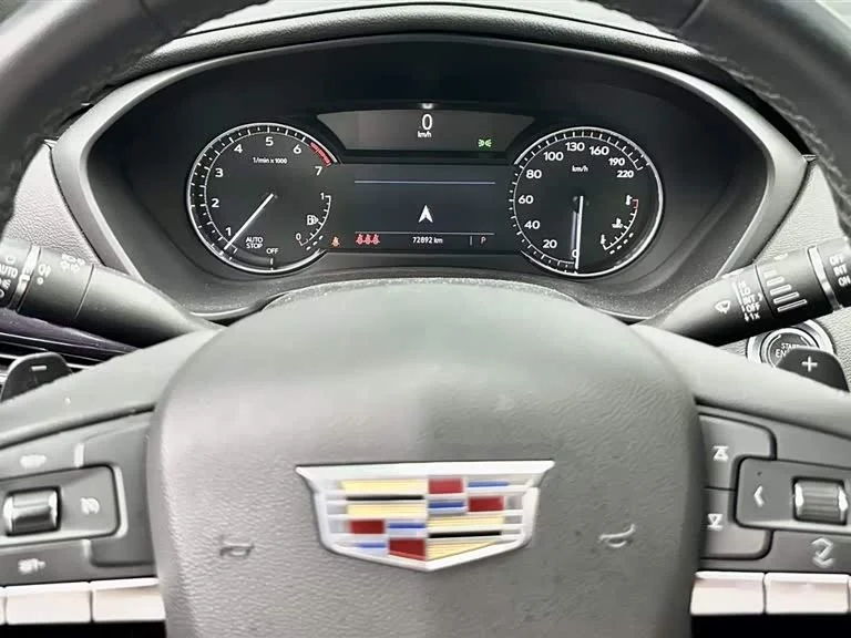Cadillac XT4 — фото 15