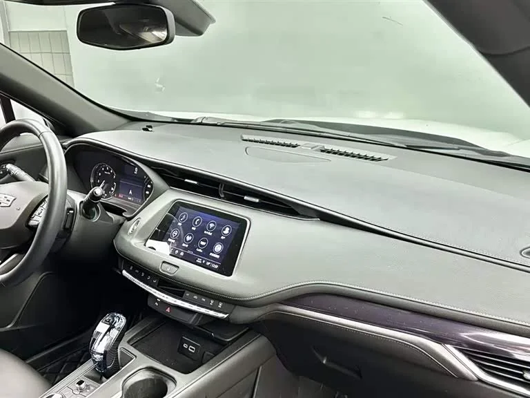 Cadillac XT4 — фото 9
