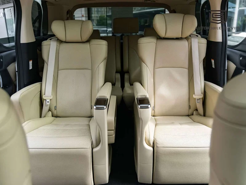 Toyota Alphard — фото 11