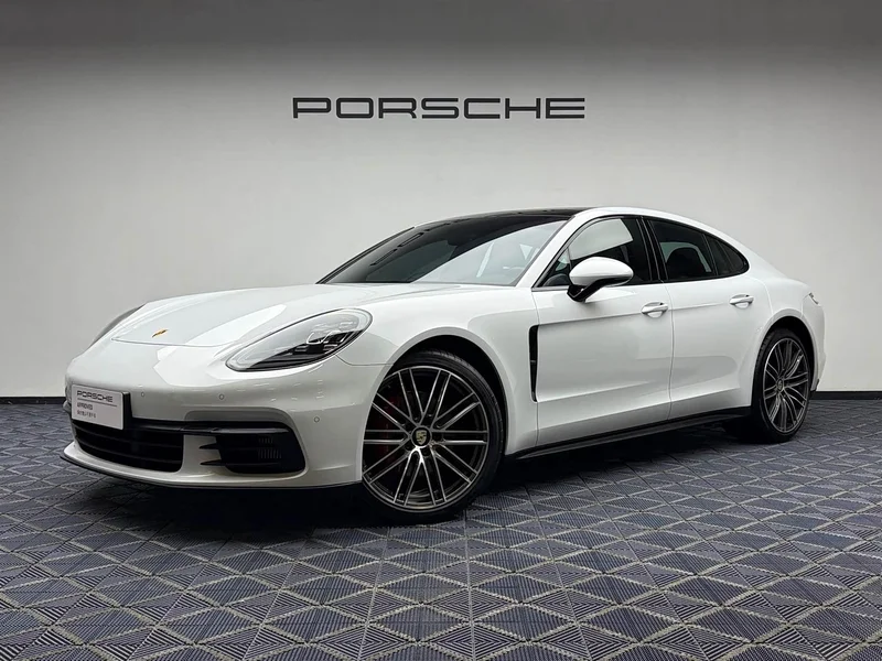 Porsche Panamera — фото 1