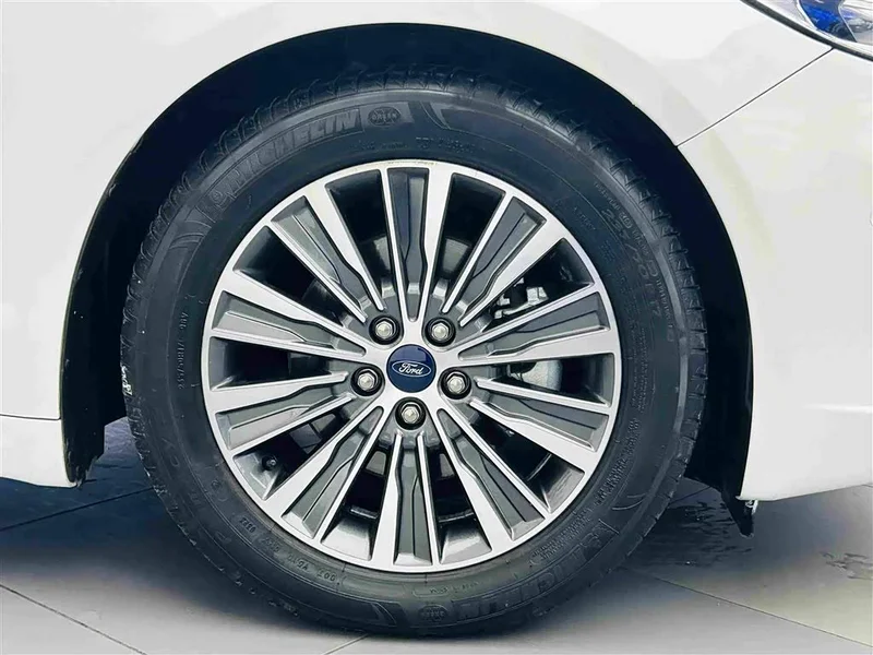Ford Mondeo — фото 10