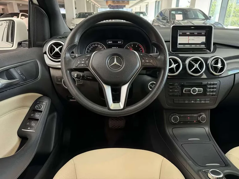 Mercedes-Benz B-Class — фото 13