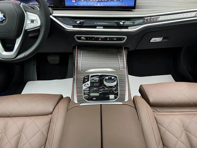 BMW X7 — фото 20