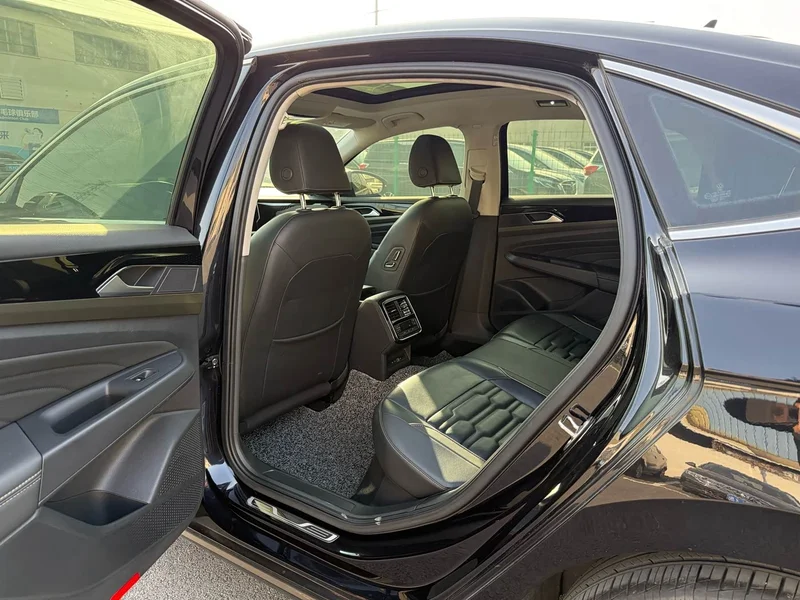 Volkswagen Passat — фото 13