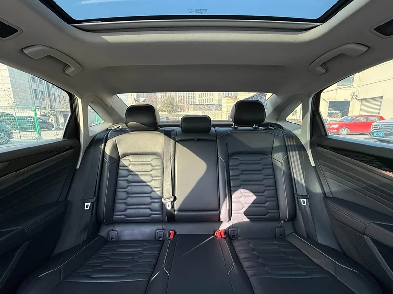 Volkswagen Passat — фото 15