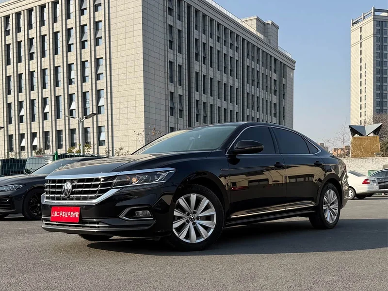 Volkswagen Passat — фото 21