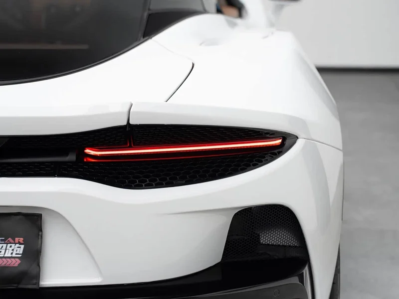 McLaren GT — фото 10