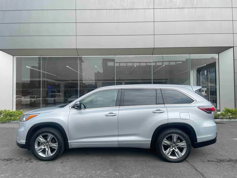 Toyota Highlander — фото 15