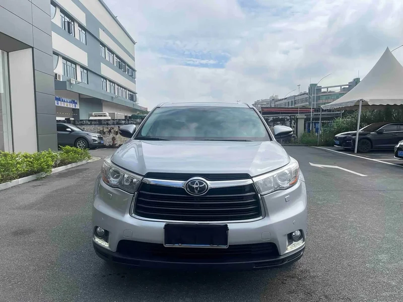 Toyota Highlander — фото 2