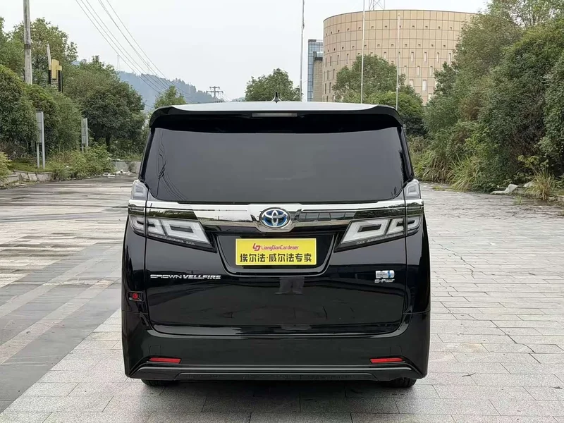 Toyota Vellfire — фото 3