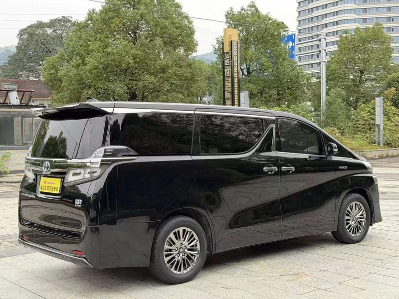 Toyota Vellfire — фото 4