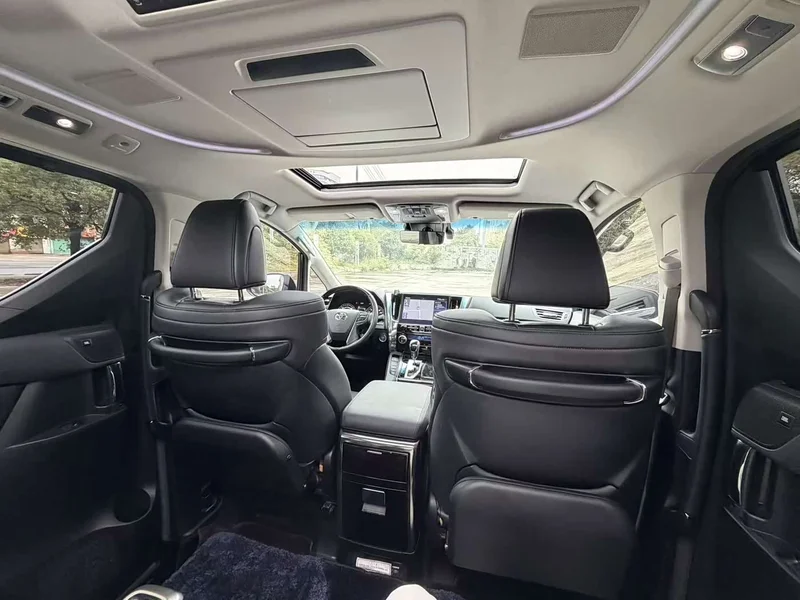 Toyota Vellfire — фото 7