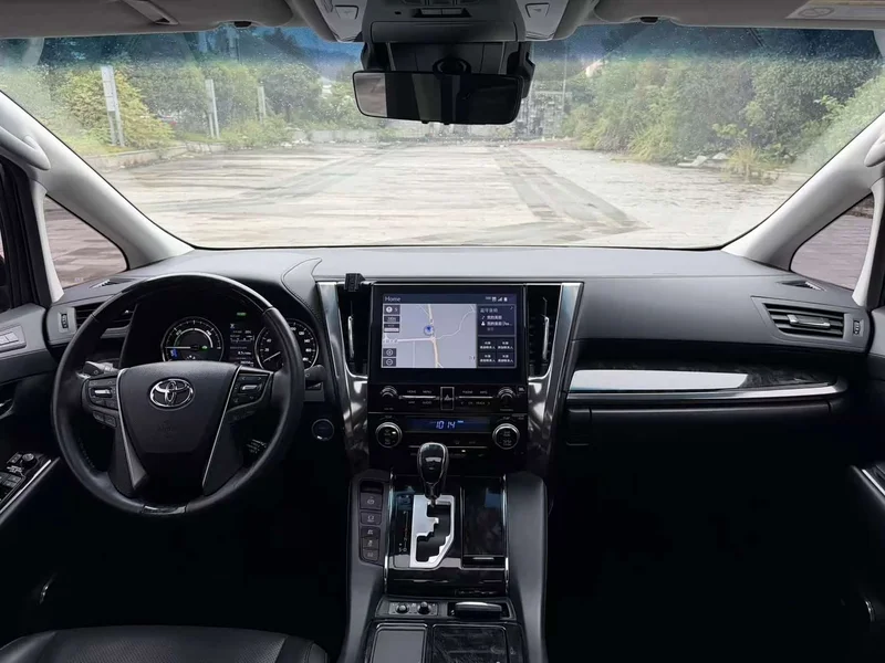 Toyota Vellfire — фото 8
