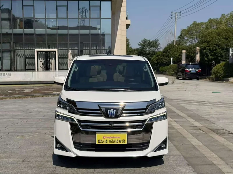 Toyota Vellfire — фото 3
