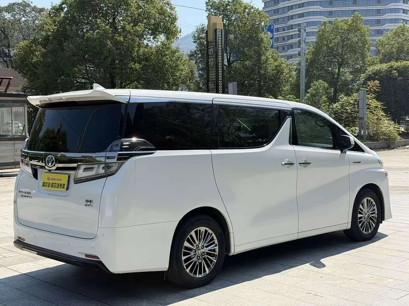 Toyota Vellfire — фото 6