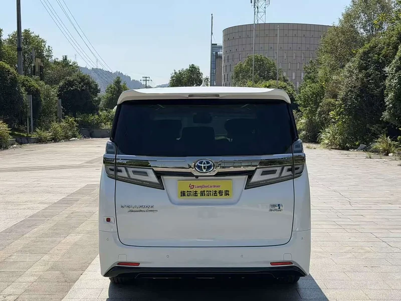 Toyota Vellfire — фото 9