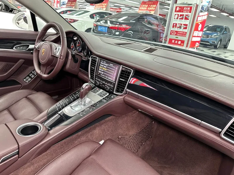 Porsche Panamera — фото 24