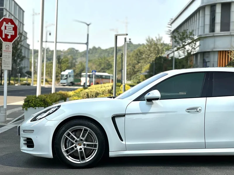 Porsche Panamera — фото 9