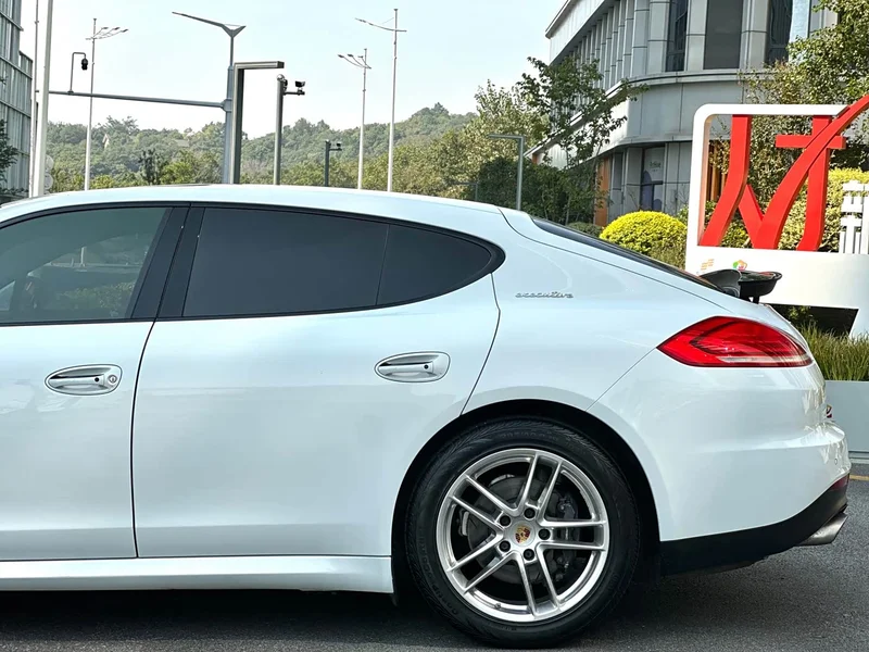 Porsche Panamera — фото 10
