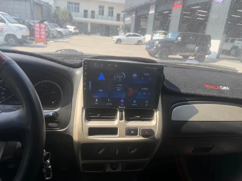 Nissan Paladin — фото 7