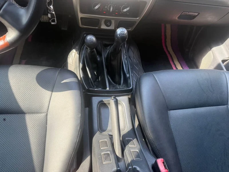Nissan Paladin — фото 8