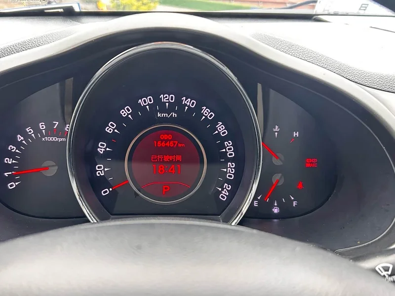 Kia Sportage — фото 16