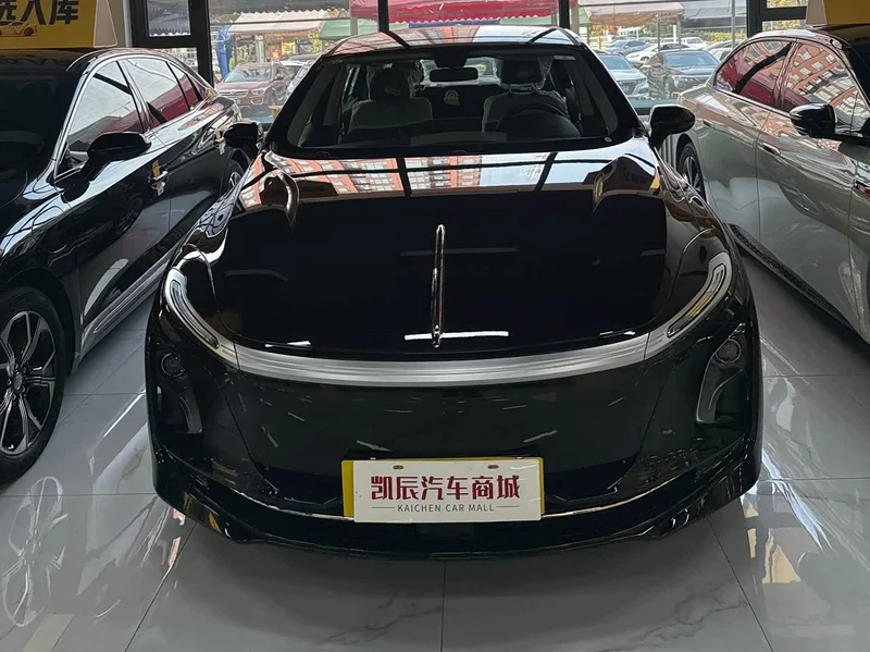 Hongqi E-QM5 — фото 2