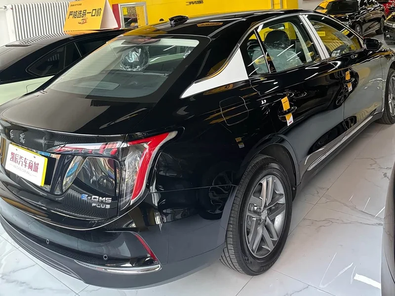 Hongqi E-QM5 — фото 4