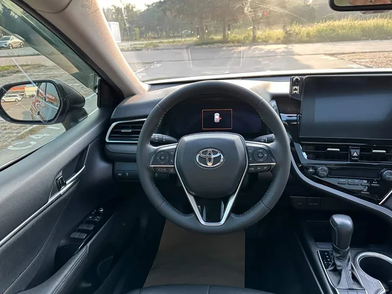 Toyota Camry — фото 20