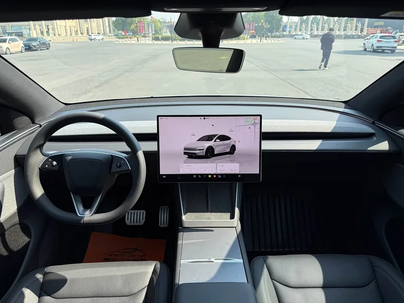 Tesla Model Y — фото 5