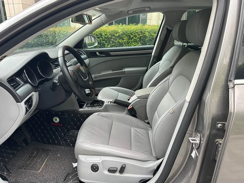 Volkswagen Superb — фото 4