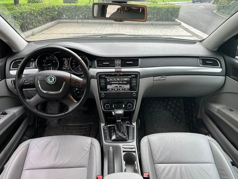 Volkswagen Superb — фото 6