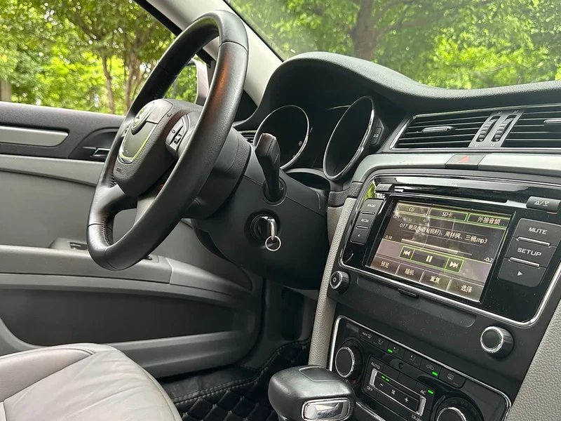 Volkswagen Superb — фото 7