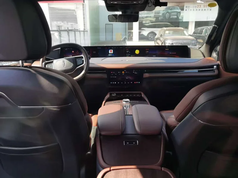 Lincoln Navigator — фото 11