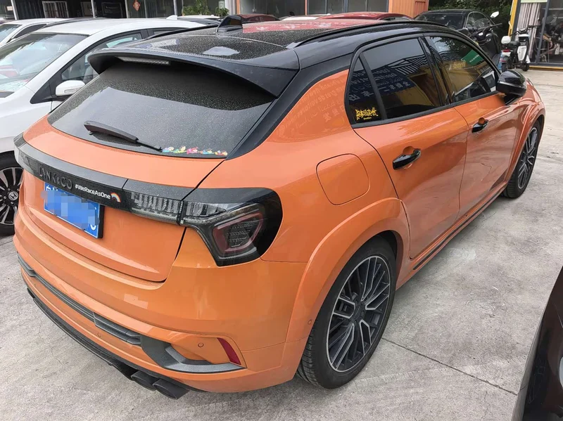 Lynk & Co 02 Hatchback — фото 4