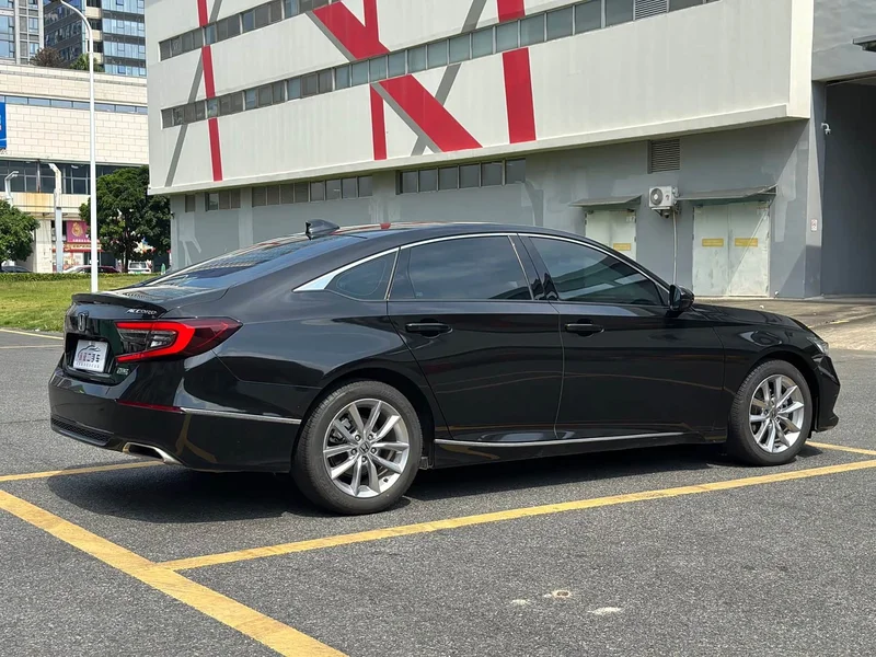 Honda Accord — фото 18