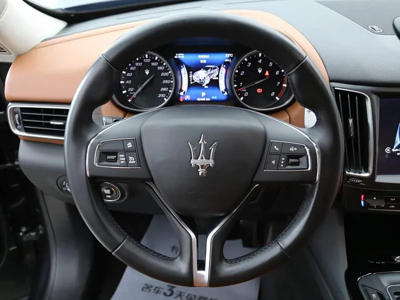 Maserati Levante — фото 15