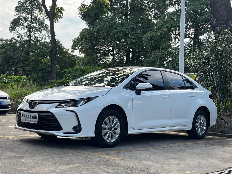 Toyota Corolla — фото 1