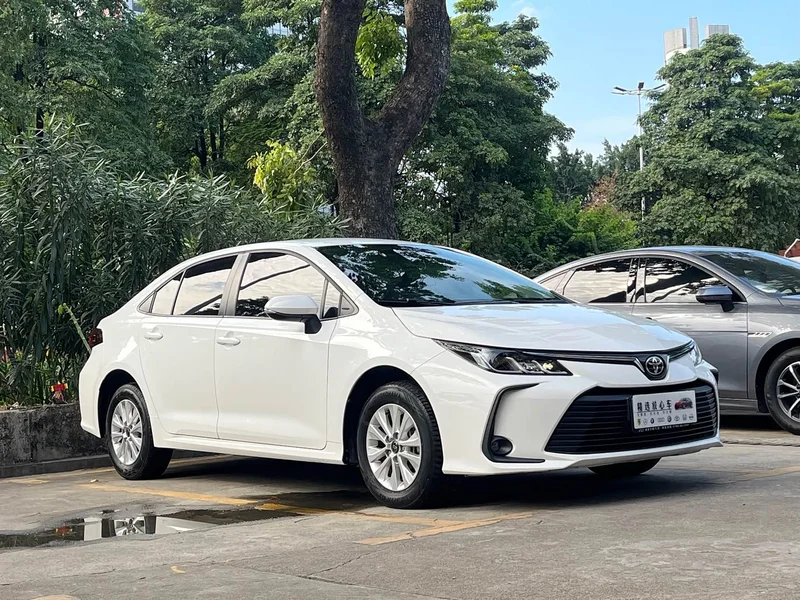 Toyota Corolla — фото 3