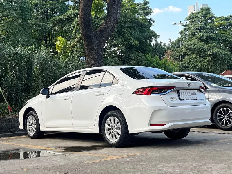 Toyota Corolla — фото 9